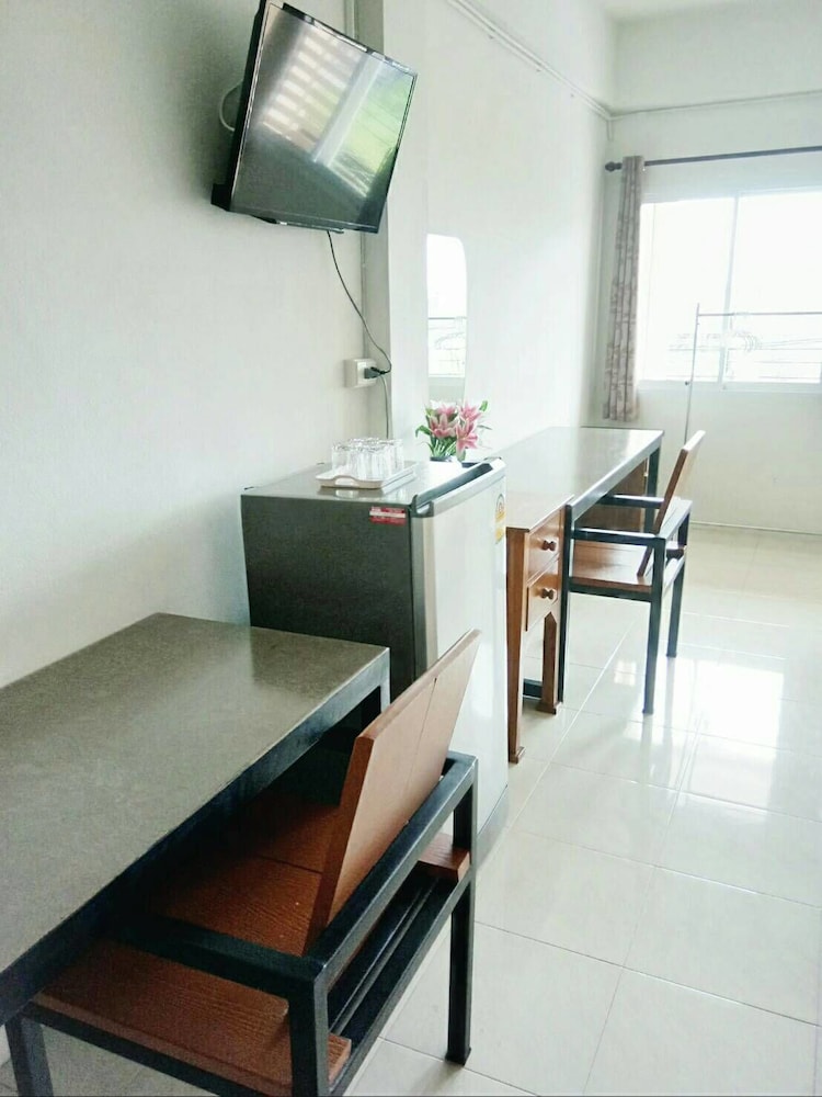 Rueangrat Hotel 47/51