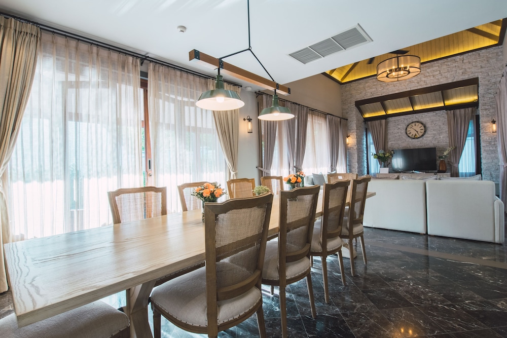 Thames Valley Khao Yai 33/50