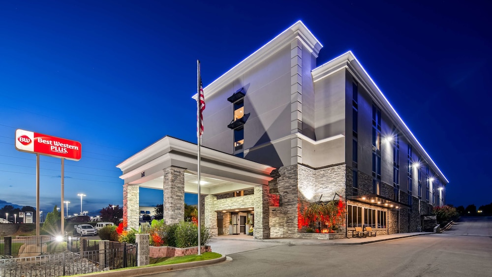 Best Western Plus Greenville I-385 Inn & Suites 3/53