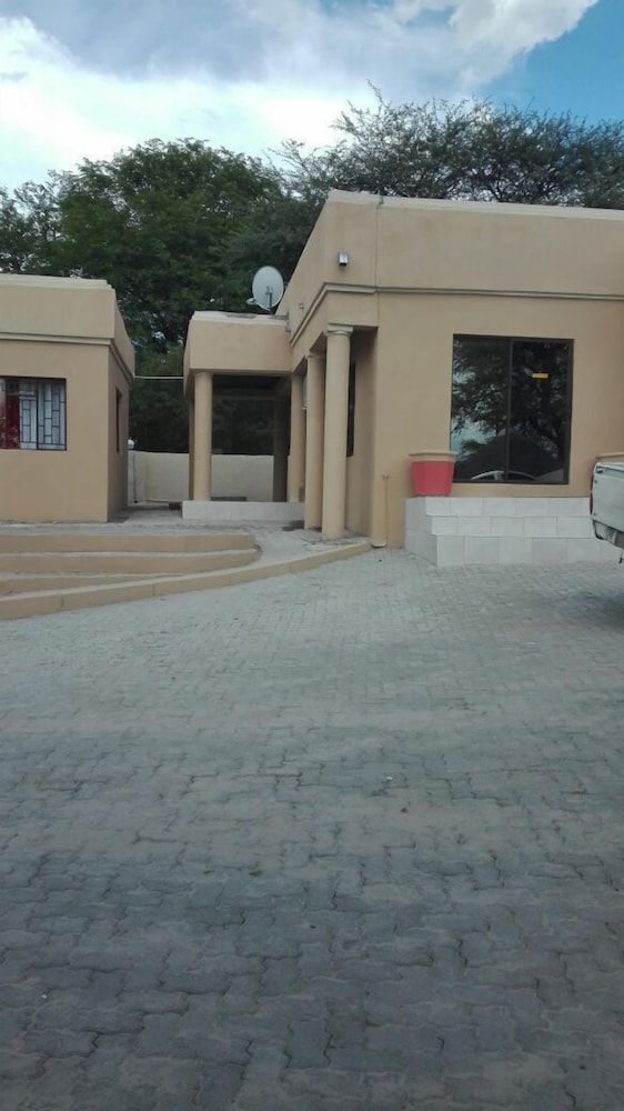 D&K Guest House 15/18