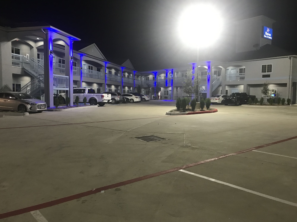 Haven Inn & Suites Willowbrook 28/37