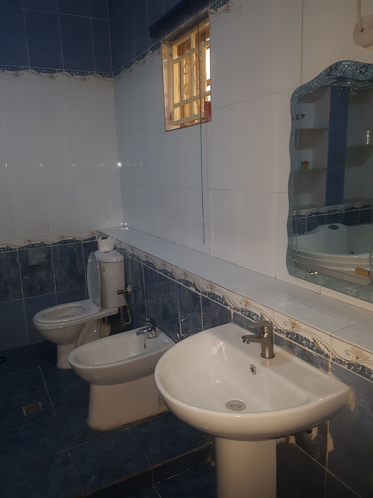 Zeina Suites Abuja 44/47