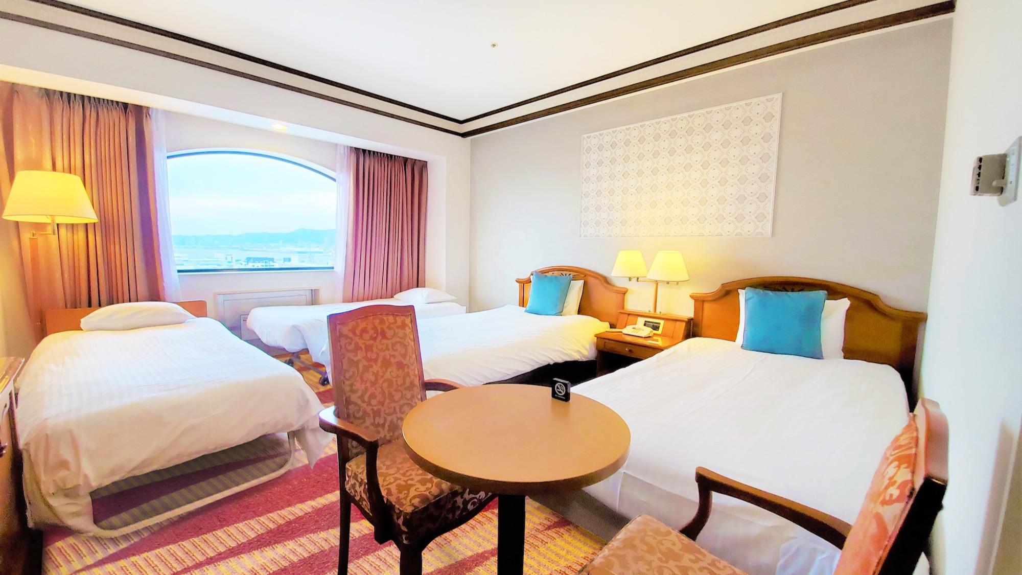 Room, Quadruple