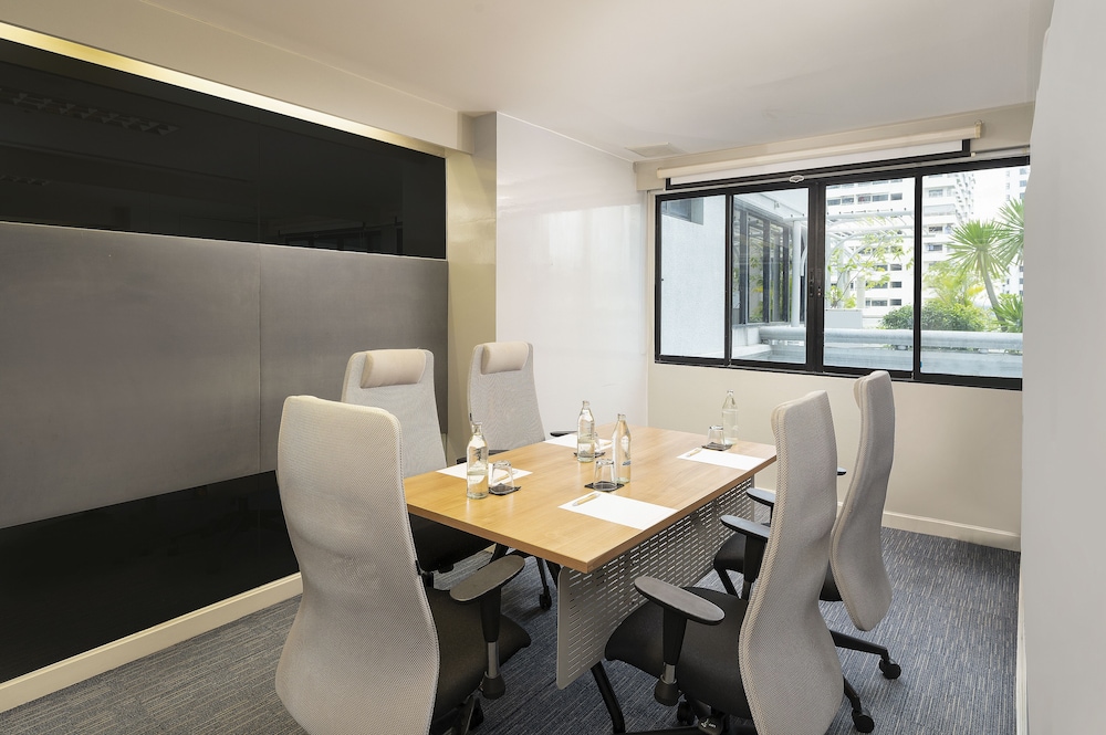 PARKROYAL Suites Bangkok 60/65