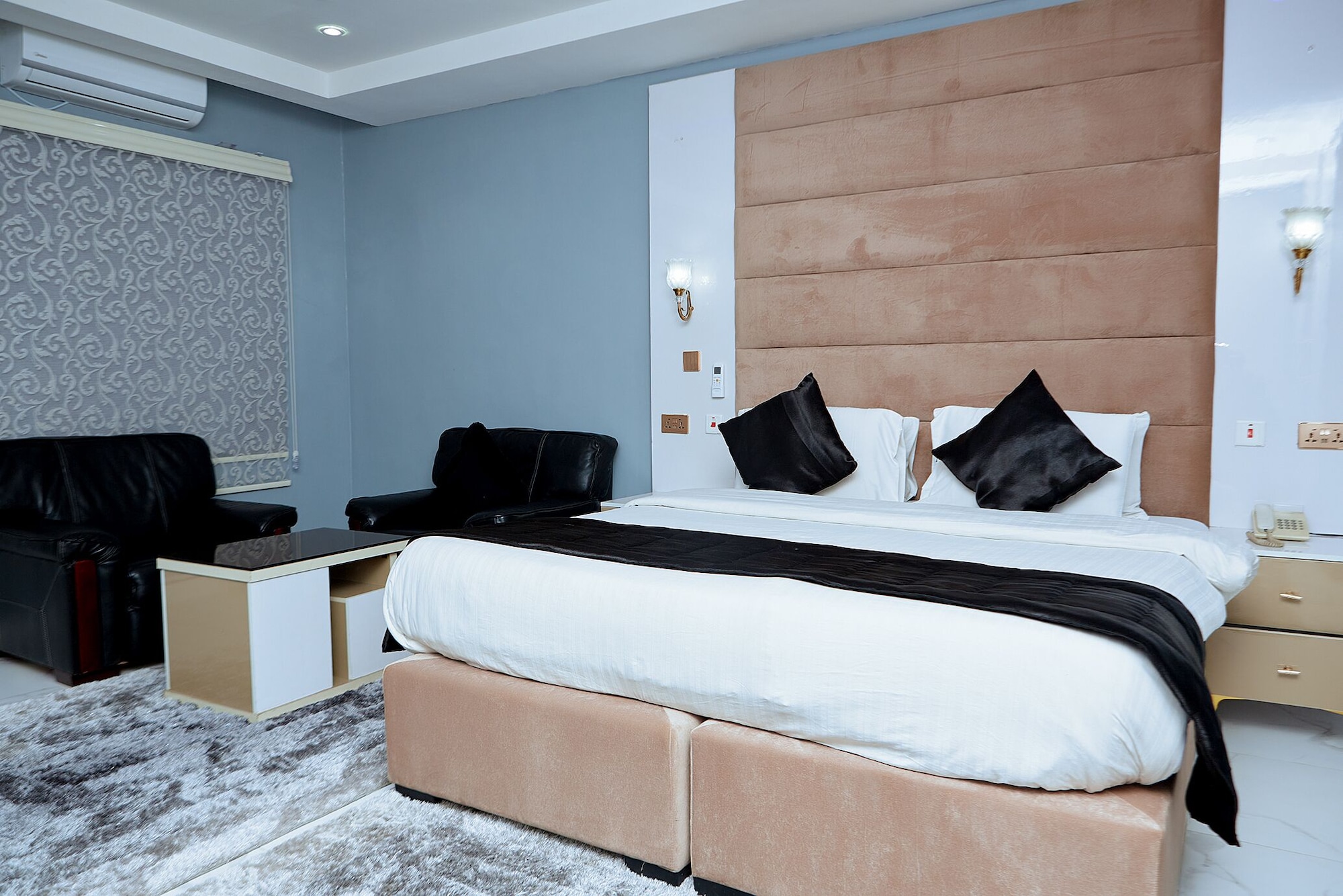 Diplomat, Suite, King Bed