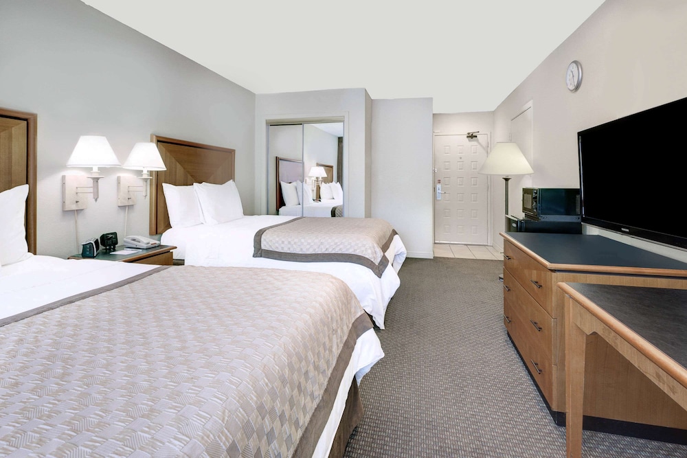 Craigshire Suites - Arlington 10/34