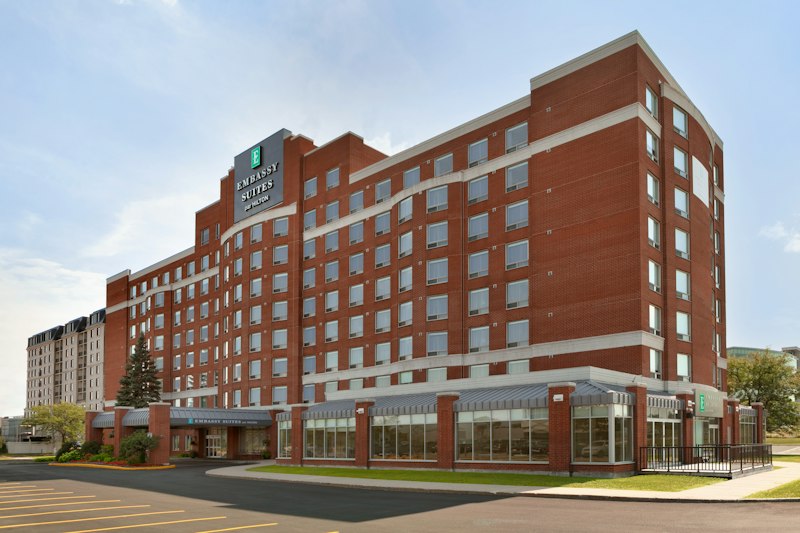 Embassy Suites By Hilton Montreal Airport 22/23