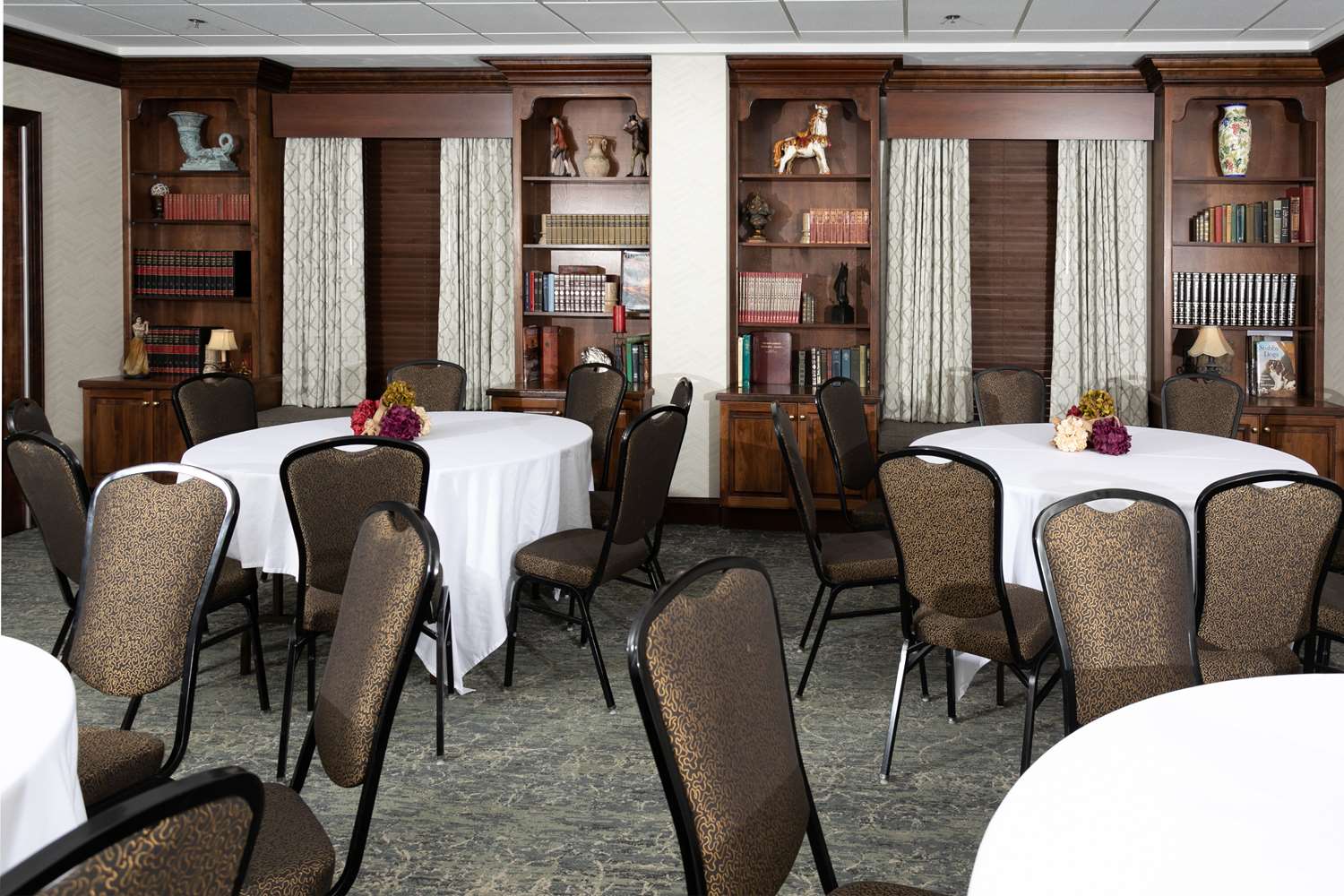 restaurant cafeteria