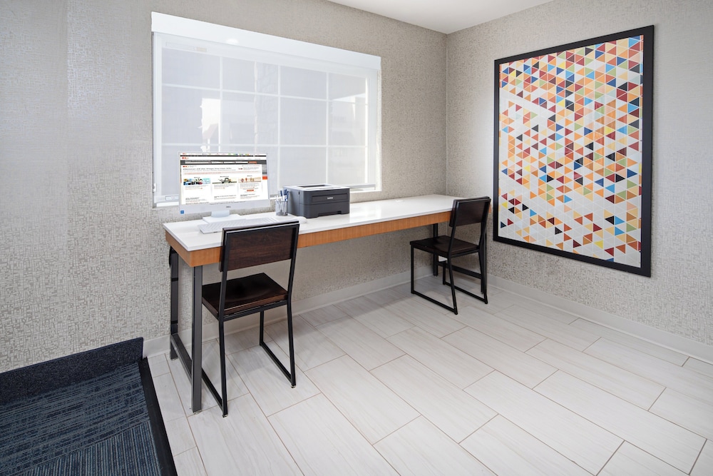 Holiday Inn Express Watsonville 49/52