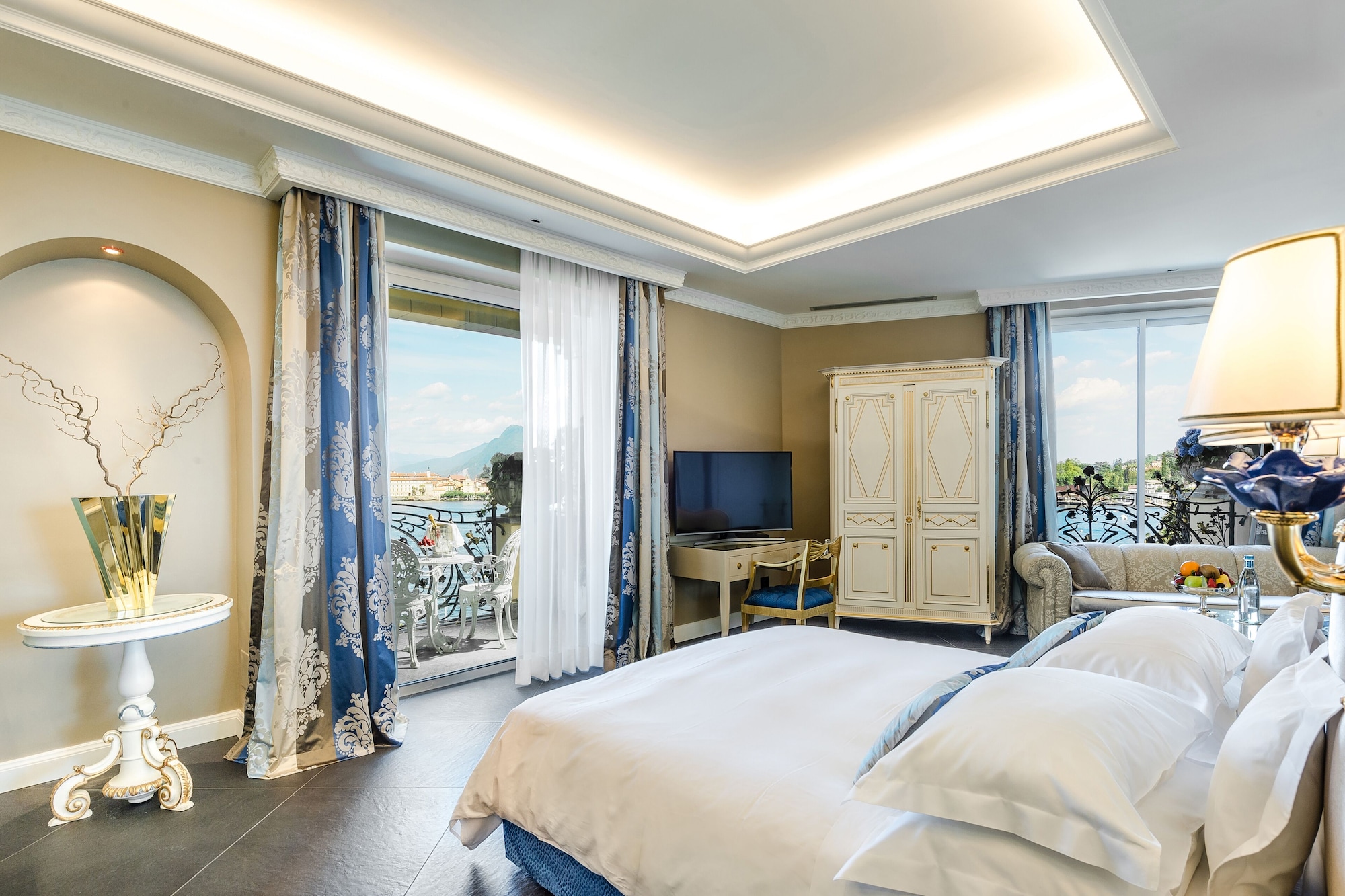 JUNIOR SUITE, LAKE VIEW