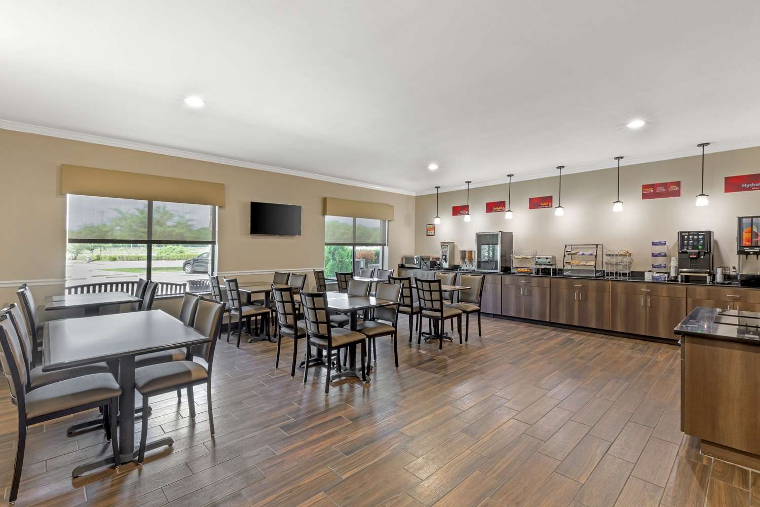 Best Western Plus Burleson Inn & Suites 25/32