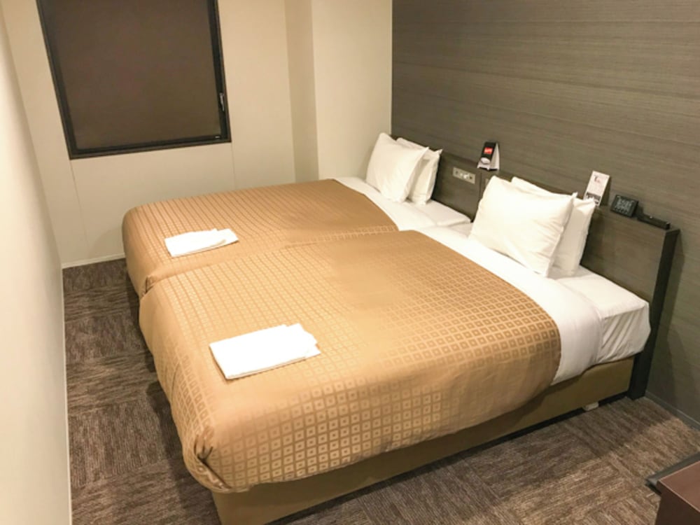 Hotel LiveMax Toyama 8/24