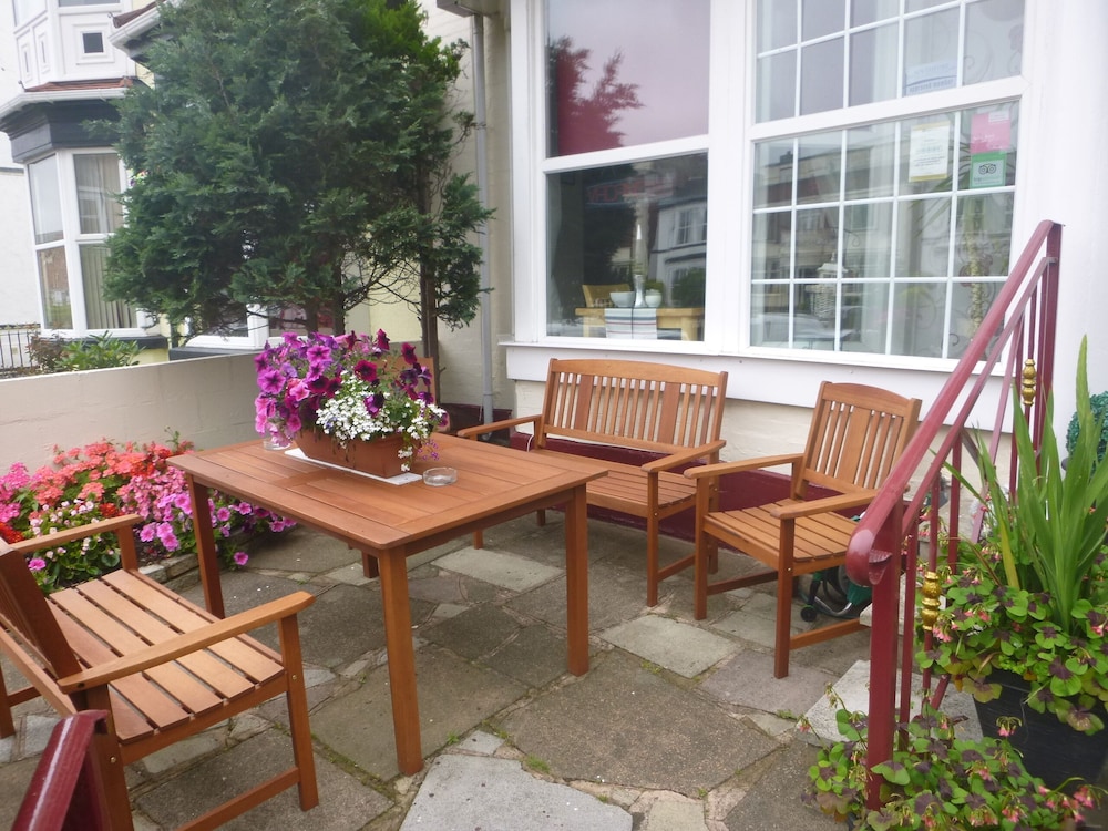 The Warwick - Guest House 28/50