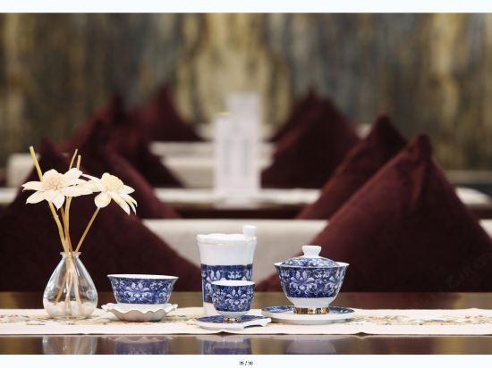 Zhenbao Holiday Hotel (Nanjing Olympic Sports Center) 20/28