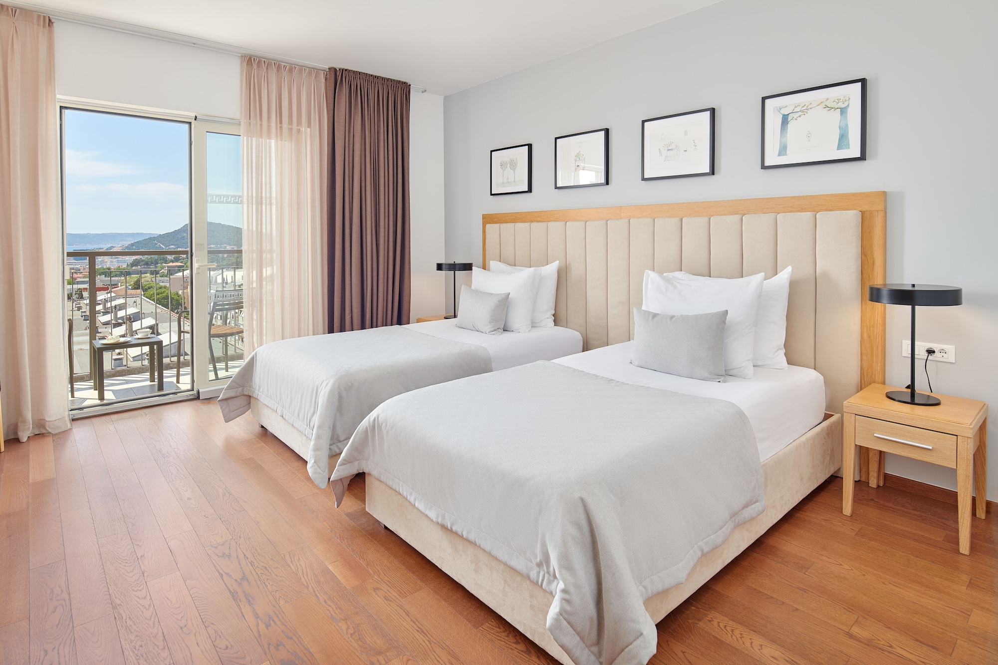SUPERIOR, SINGLE, SEA VIEW, BALCONY