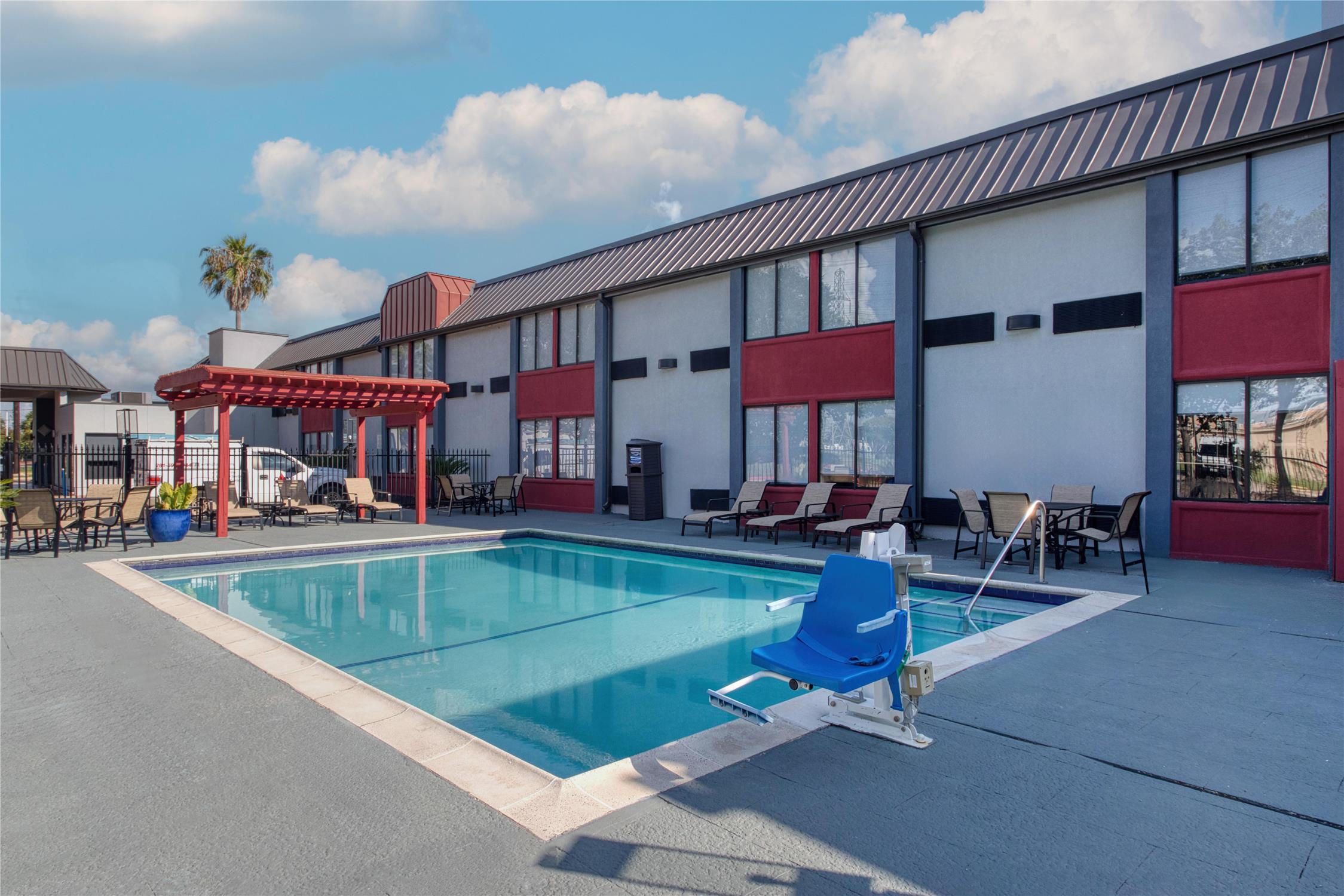 Best Western Webster Hotel, Nasa 50/50