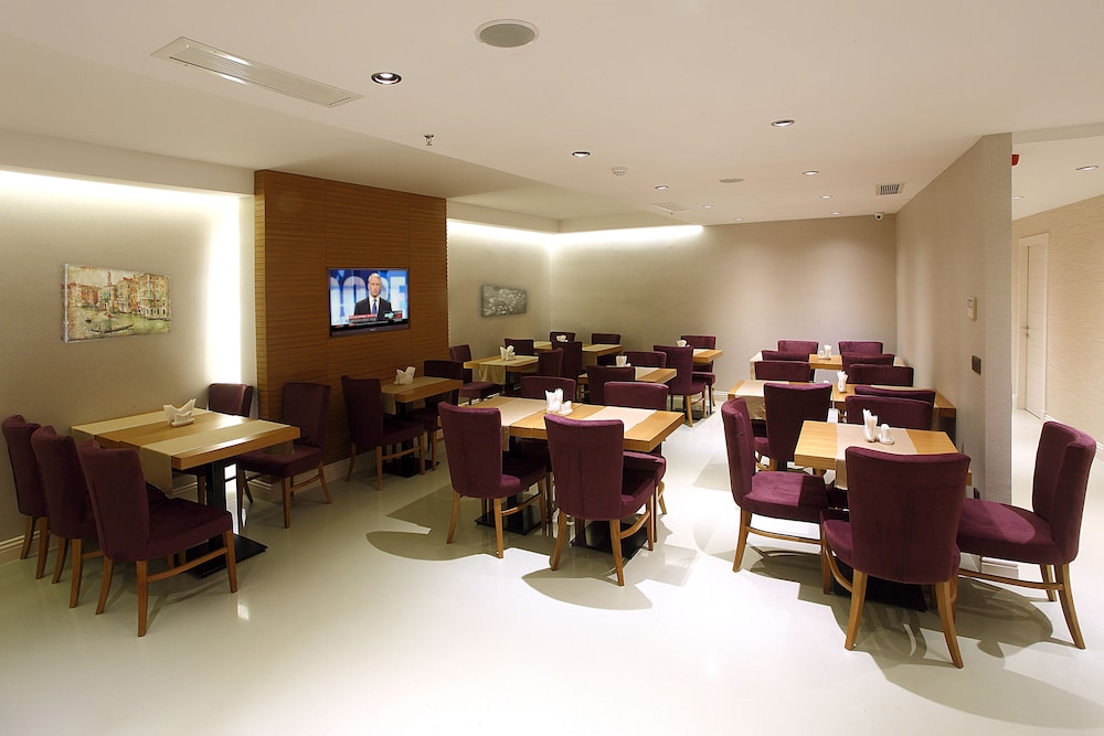 Carina Park Suites 28/32