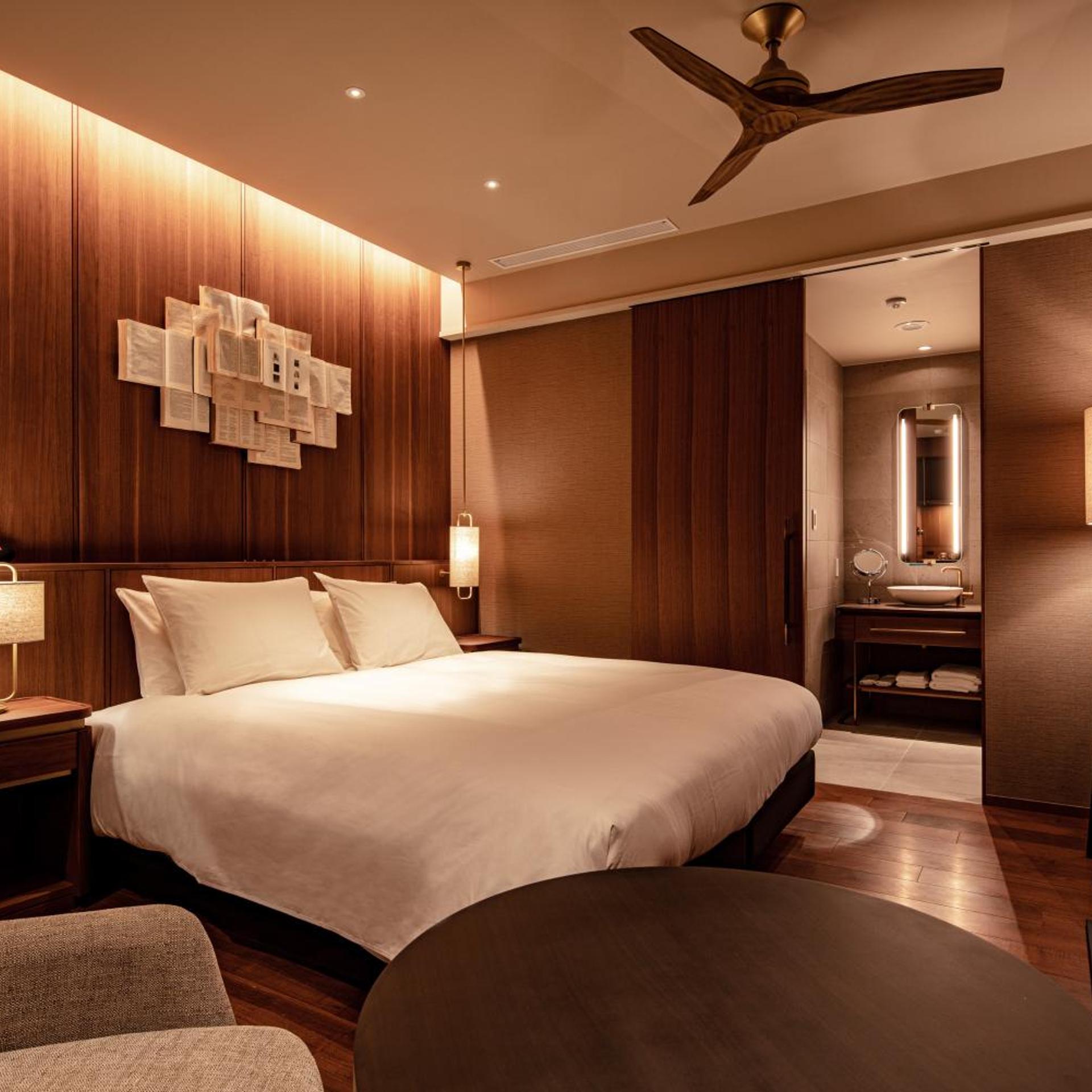 Episode 2, Moderate, Double Bed, Club Lounge Access