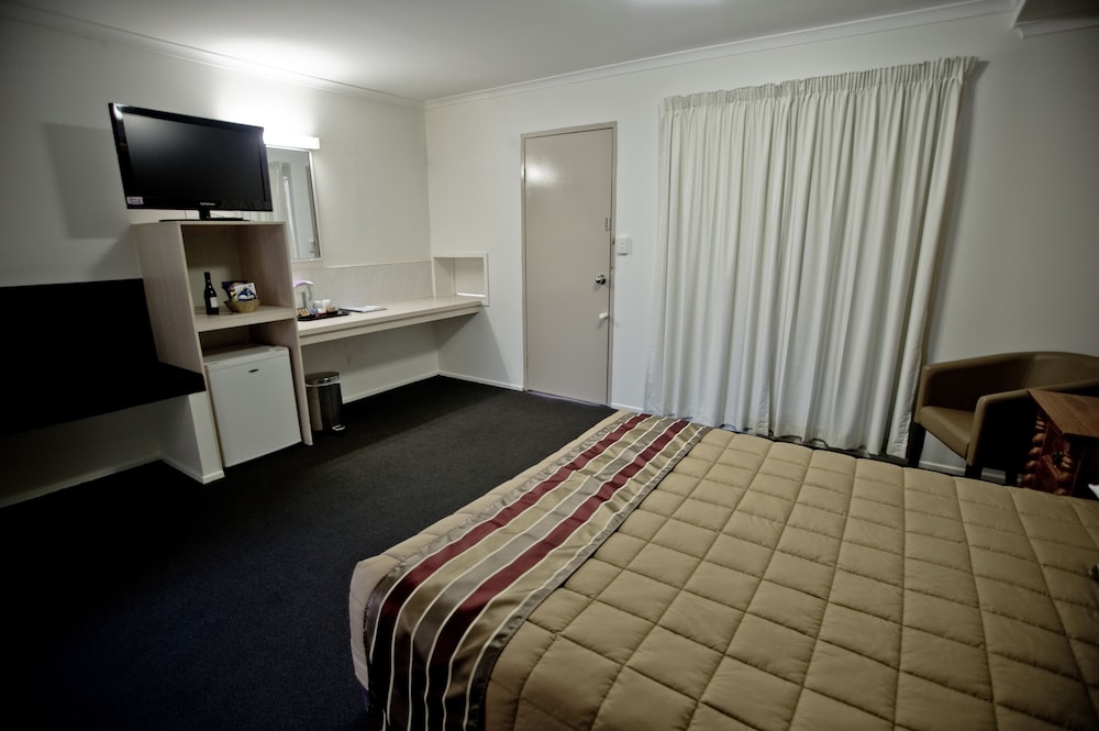 Centrepoint Motor Inn 10/19