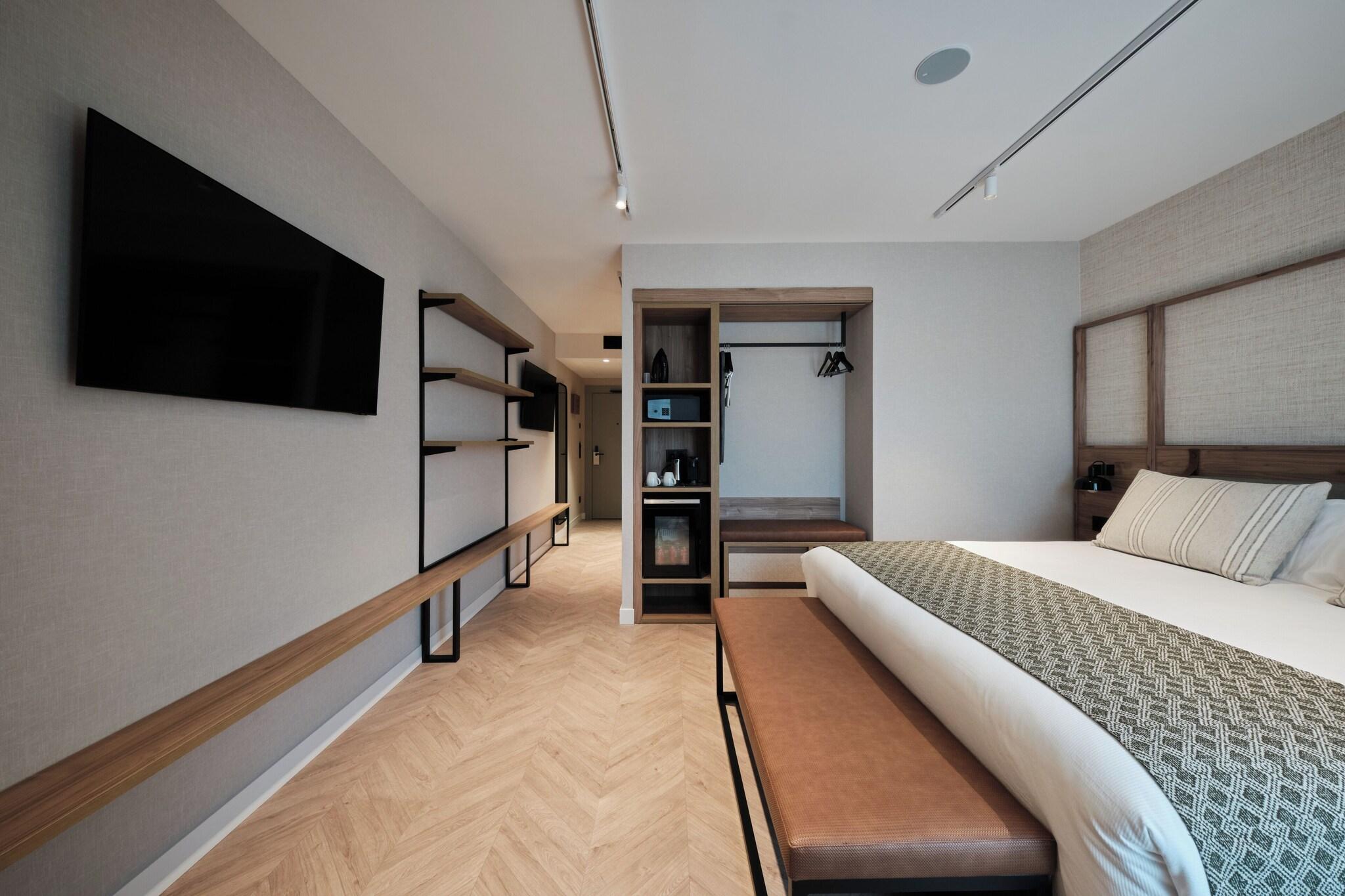 Deluxe, Suite
