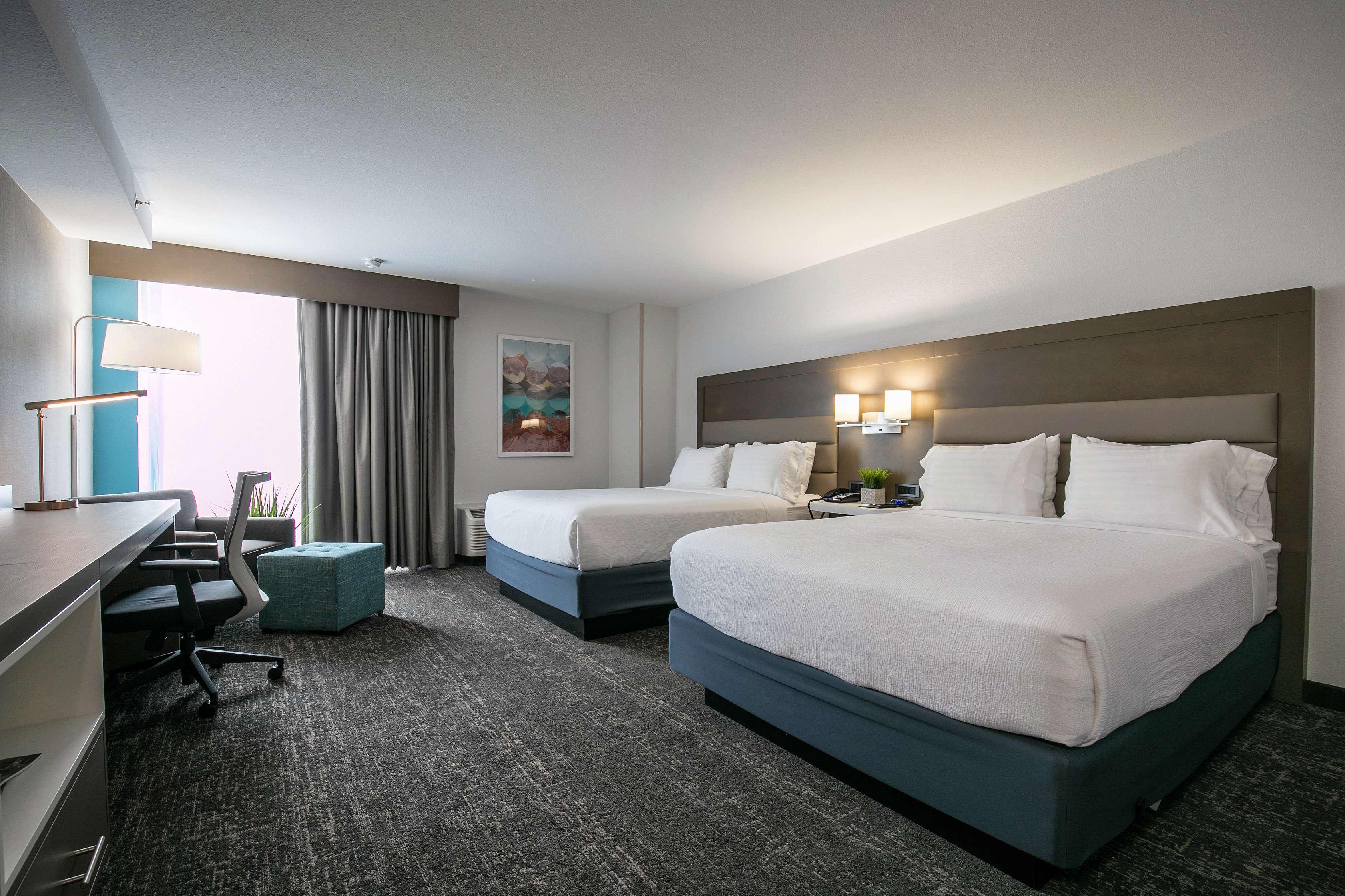Room, Queen Bed, Accessible