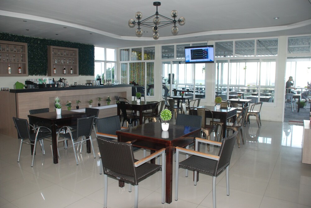 Avon s Residence 19/25