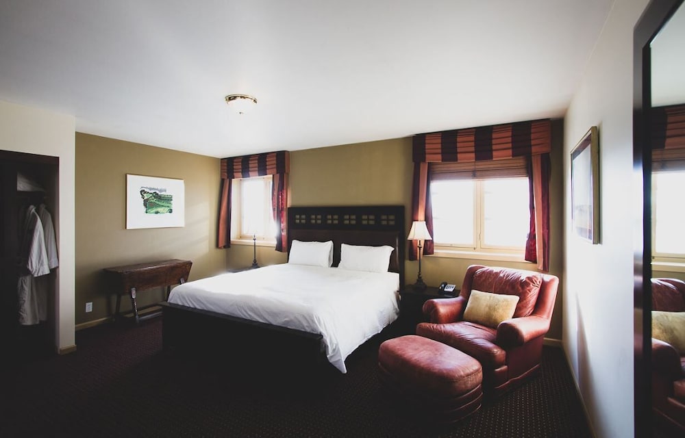 1 BEDROOM, CONDO
