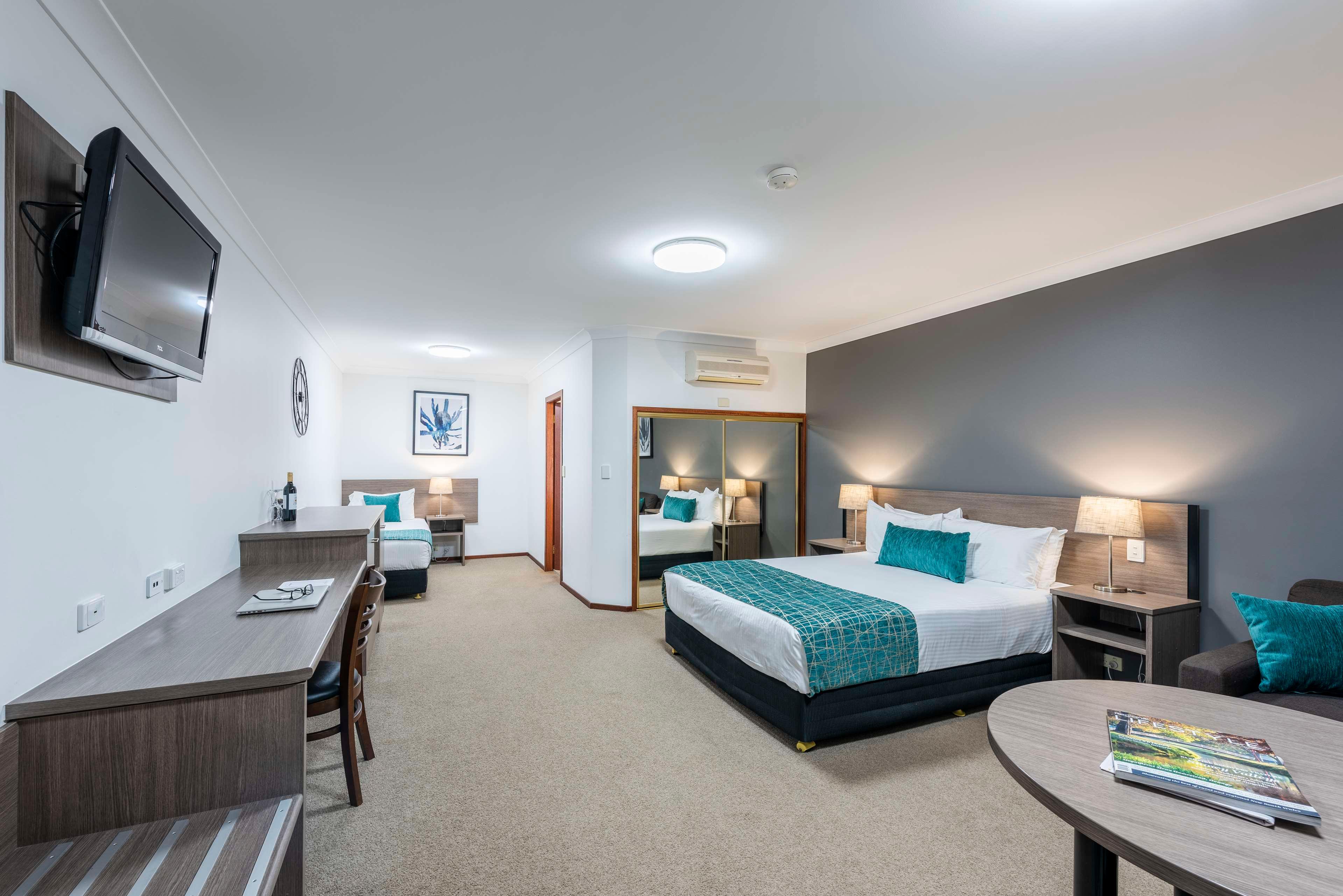 Upstairs, Deluxe, 1 Queen and 1 Single Bed