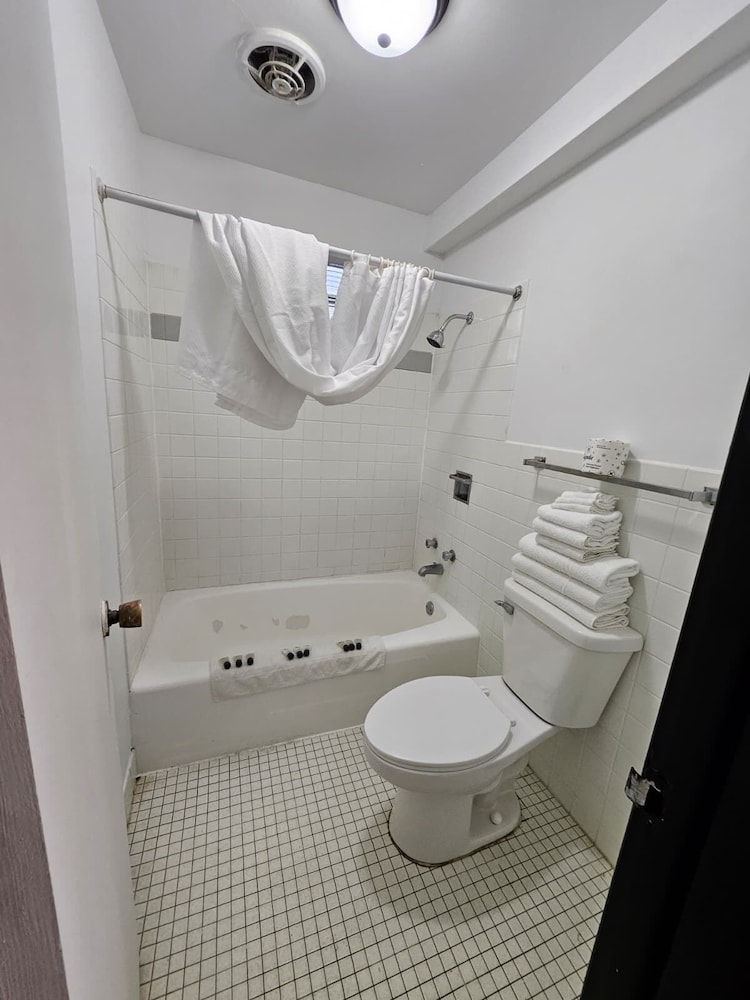 Hastings Express Inn 54/55