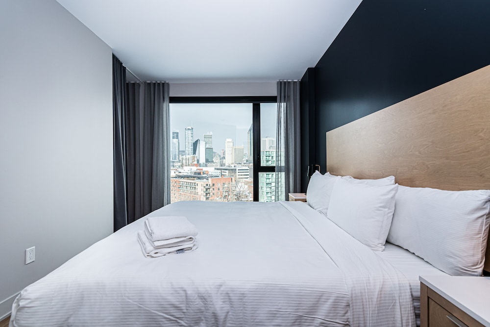 PREMIUM, CITY VIEW