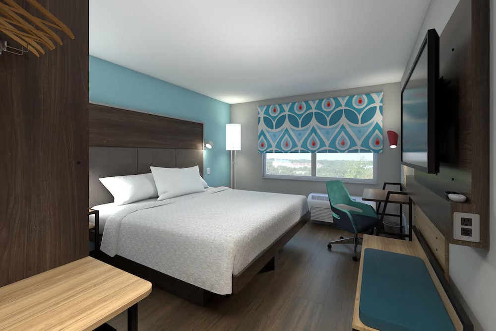 ROOM, KING BED