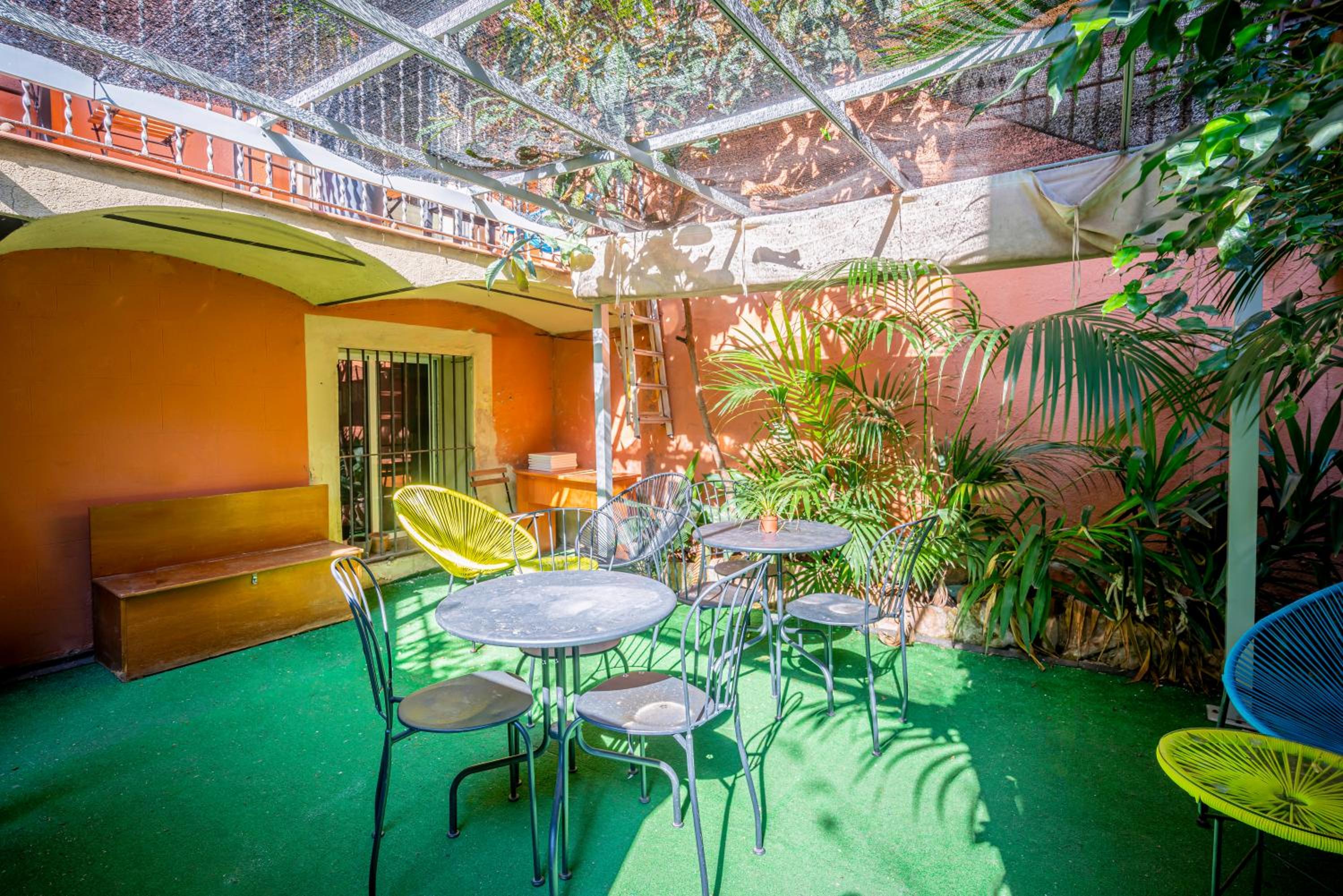 Casa Barcelo Hostel 52/55