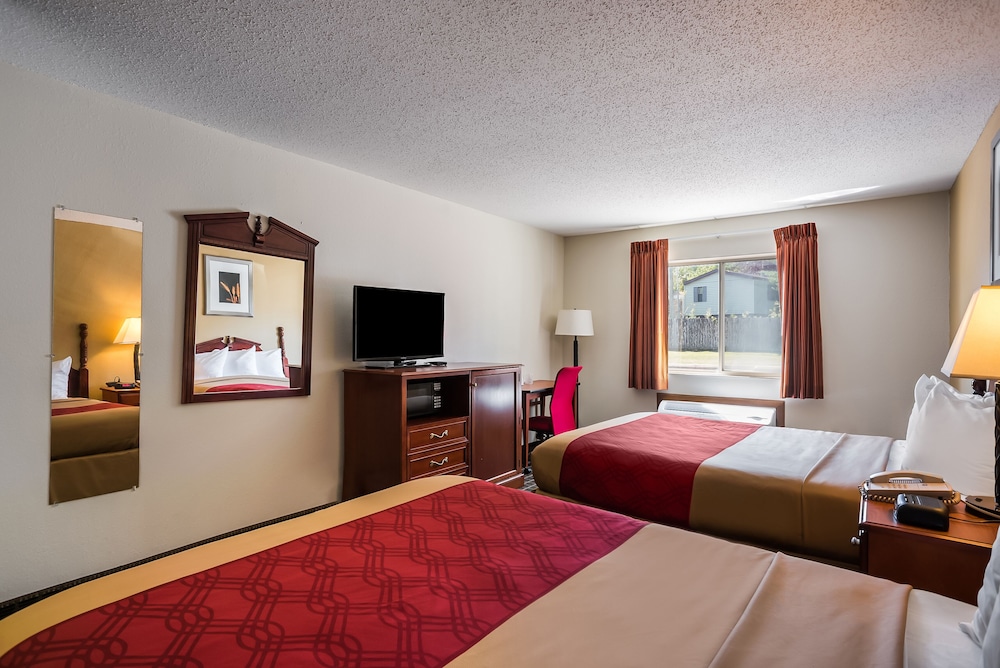 Rodeway Inn Cedar Rapids Westdale 13/27