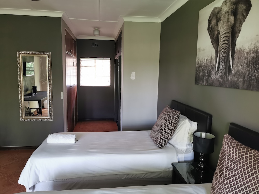Aerotropolis Guest Lodge 8/50