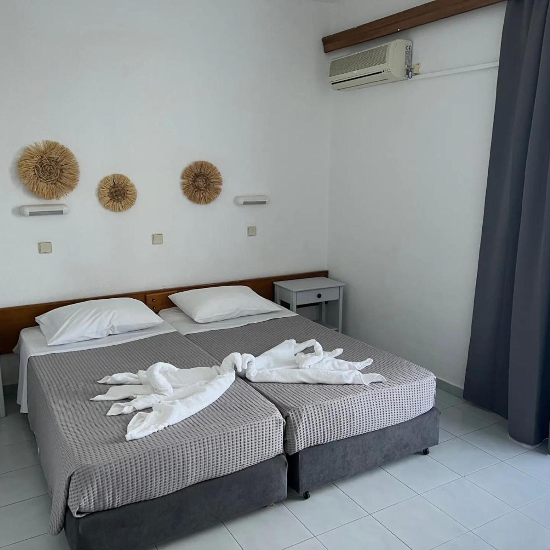 Studio, Double or Twin Bed