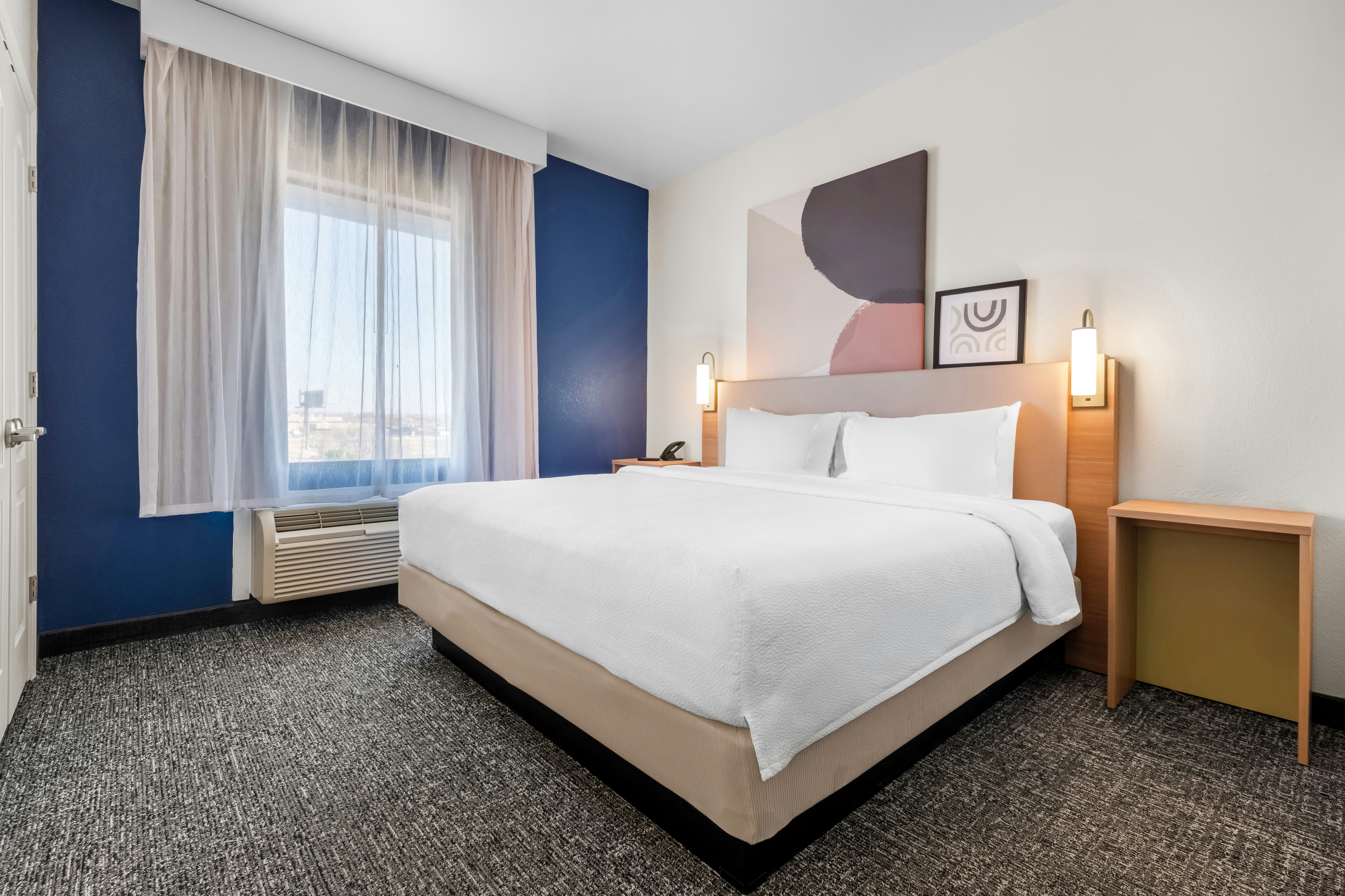 ROOM, KING BED, ACCESSIBLE