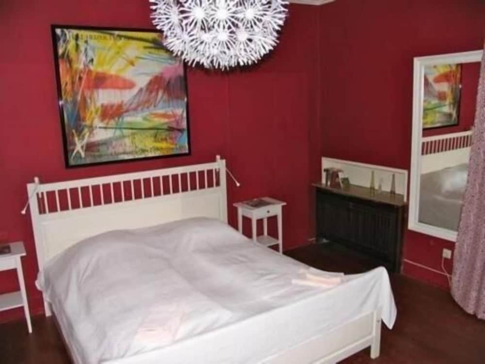 Hemingway's Hostel Heidelberg 8/14