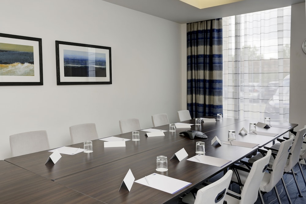 Holiday Inn Express London - Excel 47/64