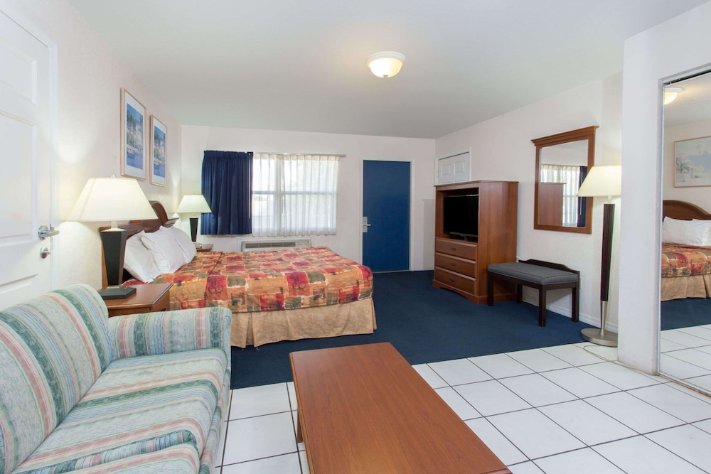 Knights Inn Arcadia 16/19