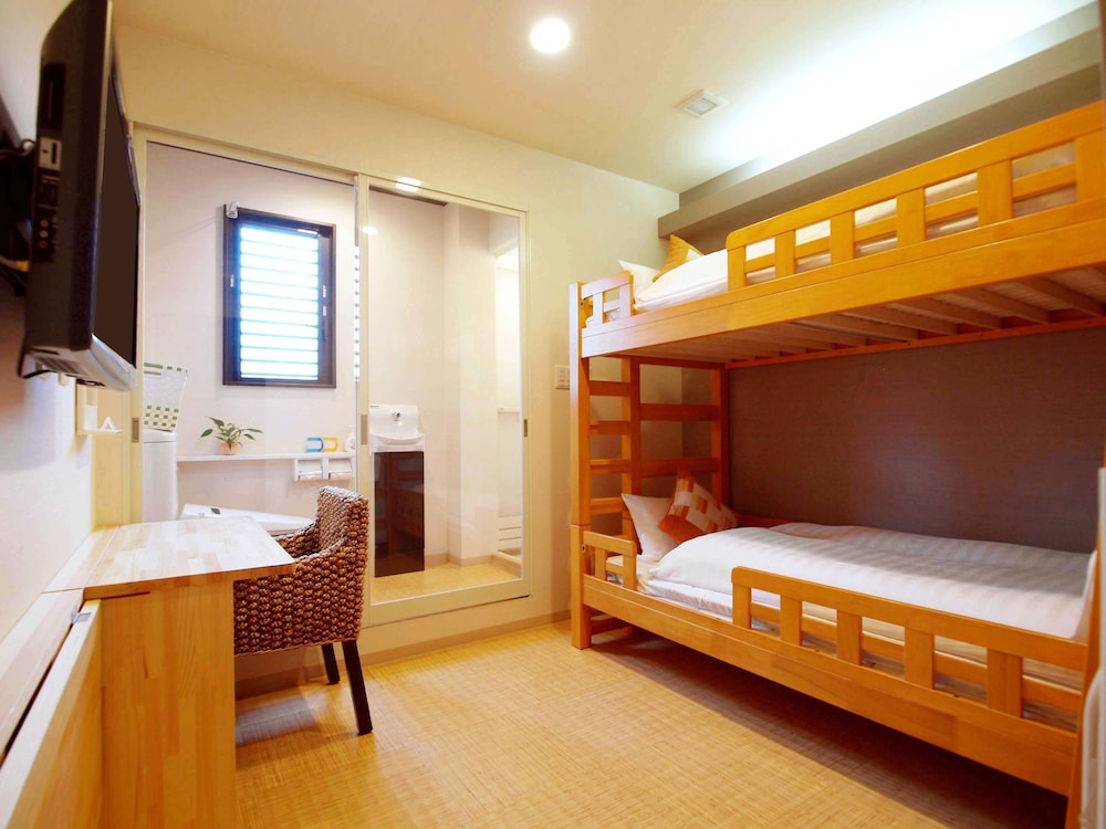ROOM, TWIN BEDS, PRIVATE BATHROOM