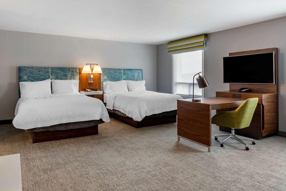 Hampton Inn & Suites by Hilton Edmonton/West 16/35
