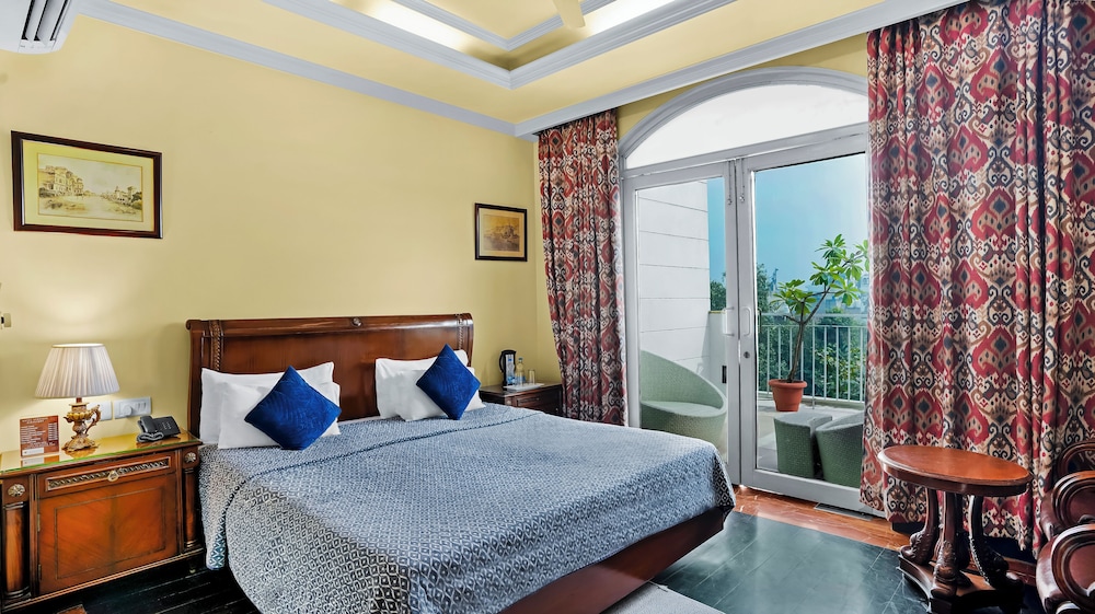 جناح بسرير كوين وسرير فردي، Ajanta 4/10