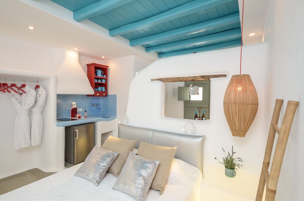 Naxos Euphoria Suites 38/69