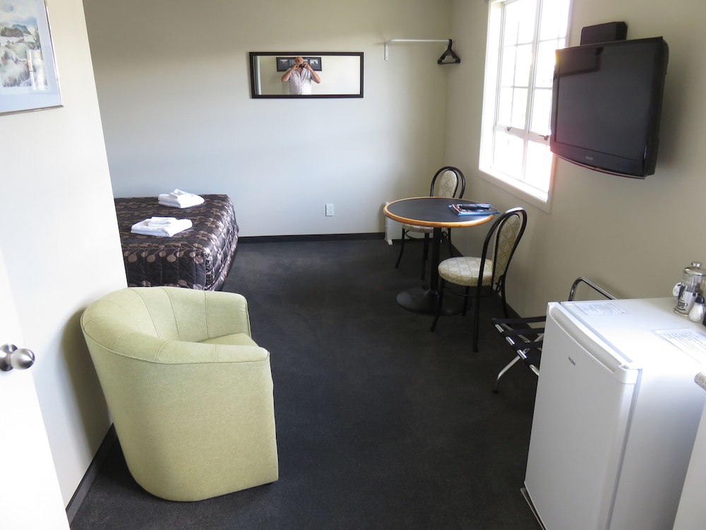 Admirals Motor Lodge 49/71