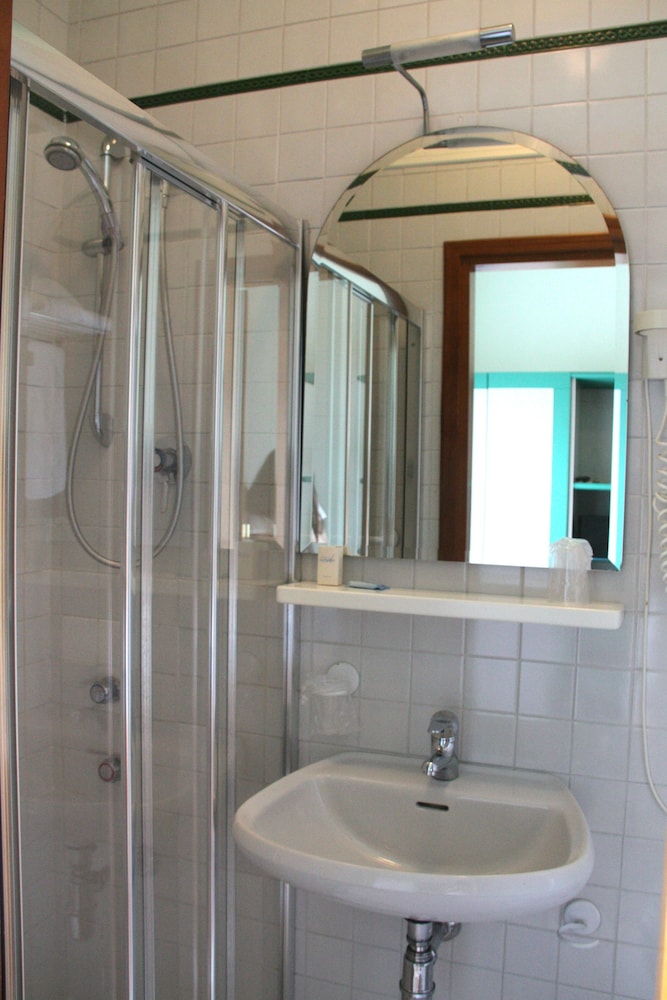 Alba Hotel 7/46