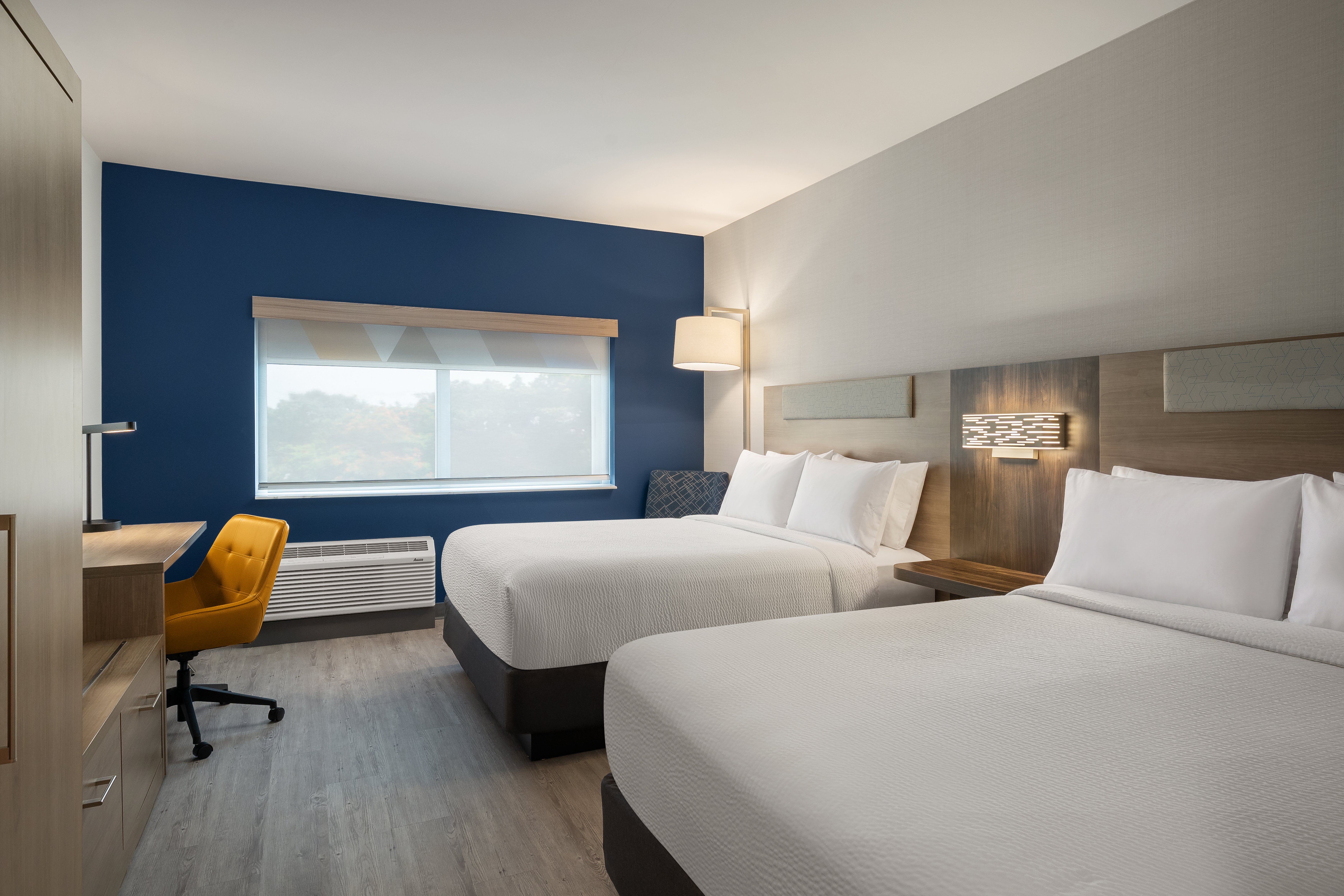 Holiday Inn Express & Suites Miami Intl Airport - 36th St 13/50