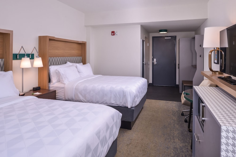 Holiday Inn Detroit Northwest Livonia 17/74