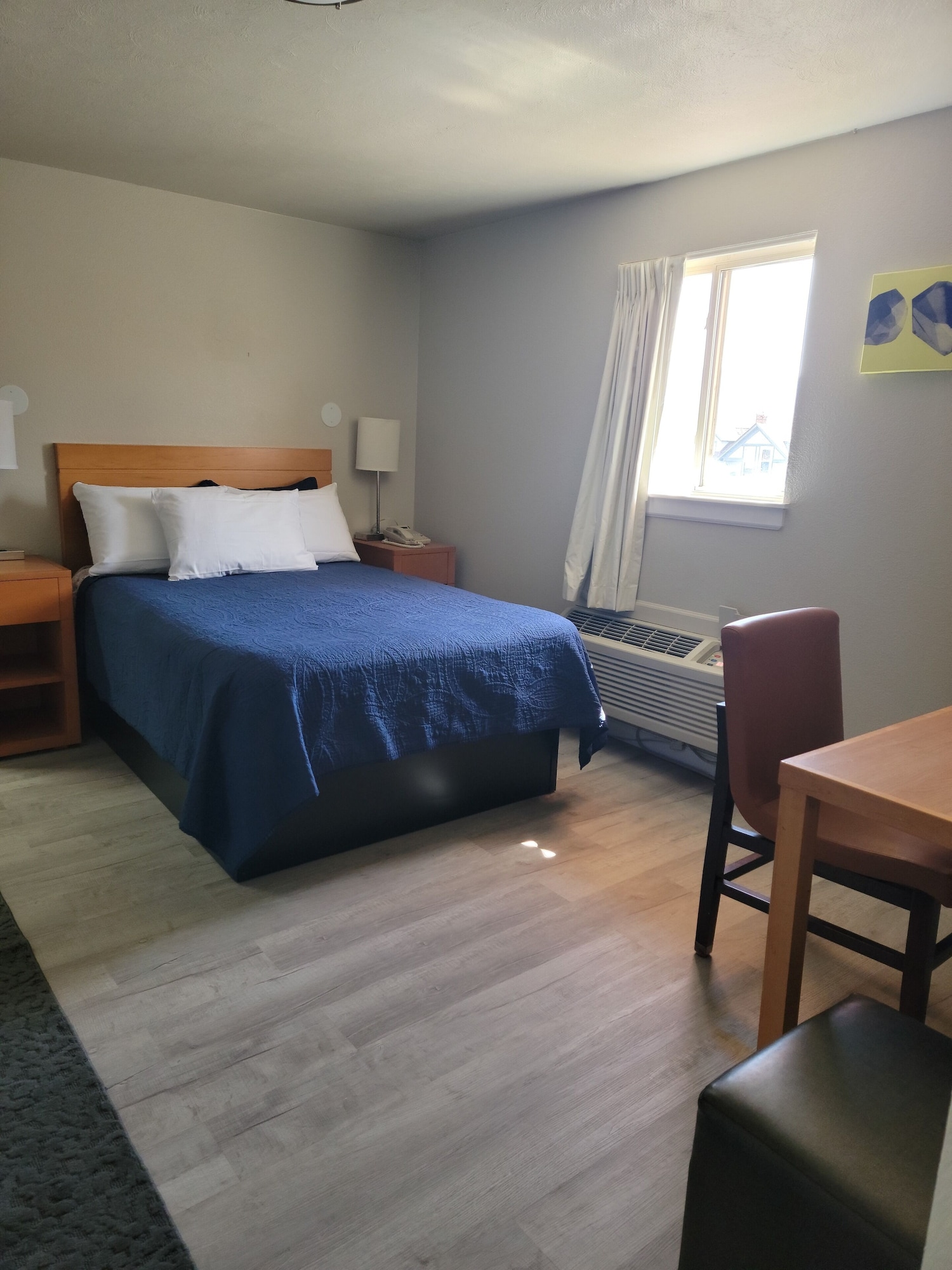 FAMILY, COTTAGE, MULTIPLE BEDS, MOUNTAIN VIEW