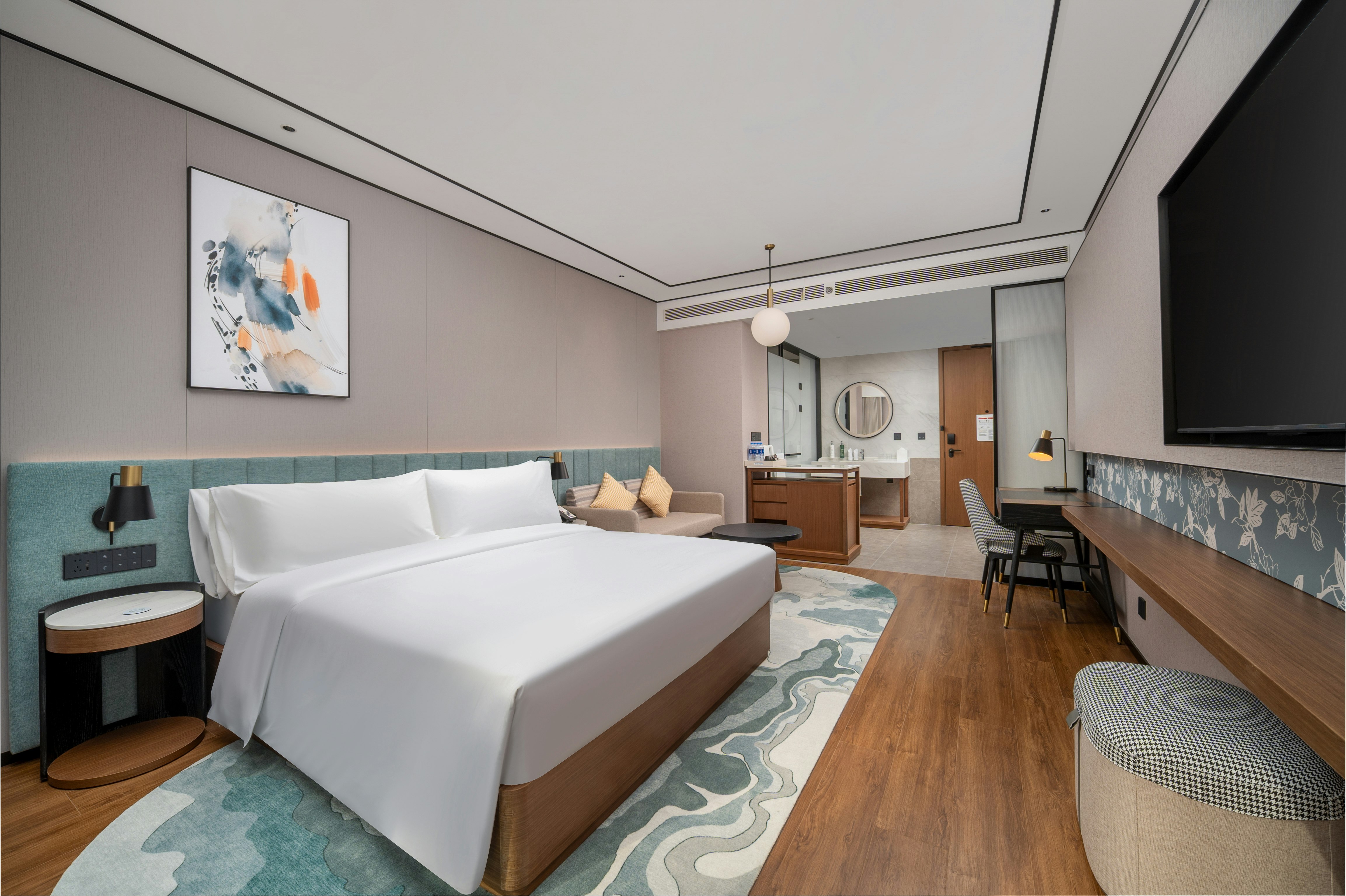 GUEST ROOM, KING BED