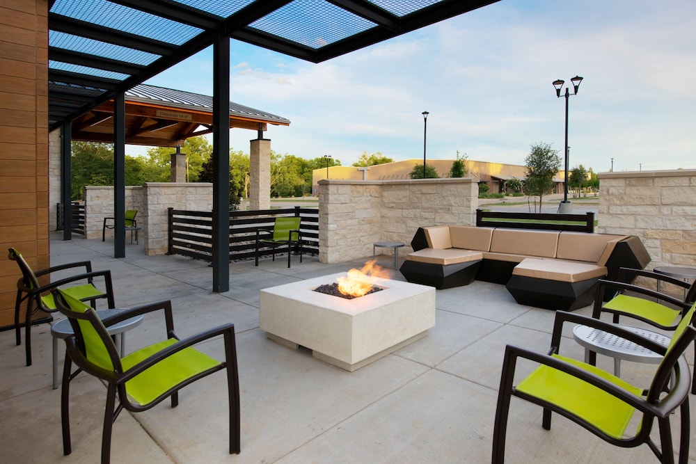 SpringHill Suites Lindale 17/29
